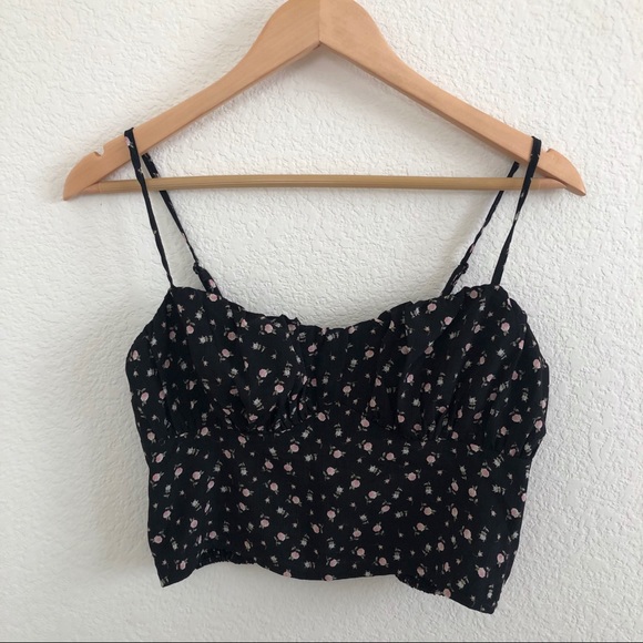 Adorable floral ruched bust crop top - Picture 5 of 7